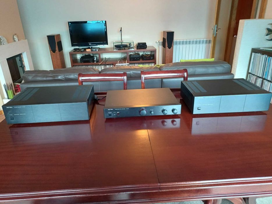 Amplificadores Rotel RB-981 e pré amplificador Rotel RC-995