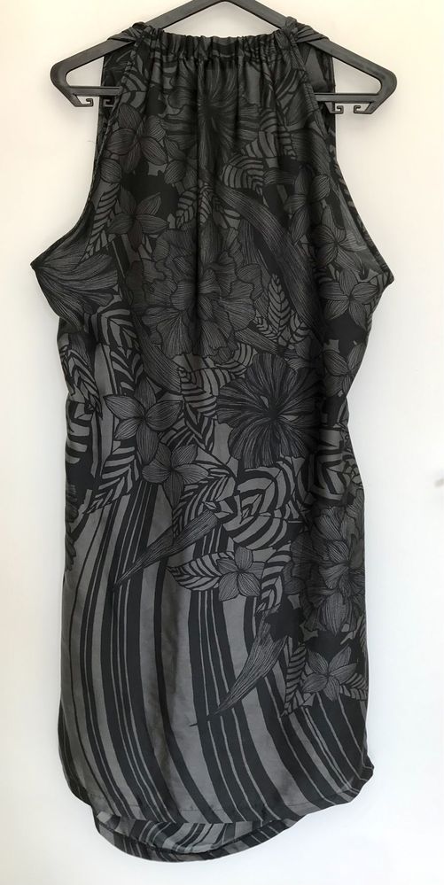Vestido preto e cinzento solto (Sisley, tamanho XL)