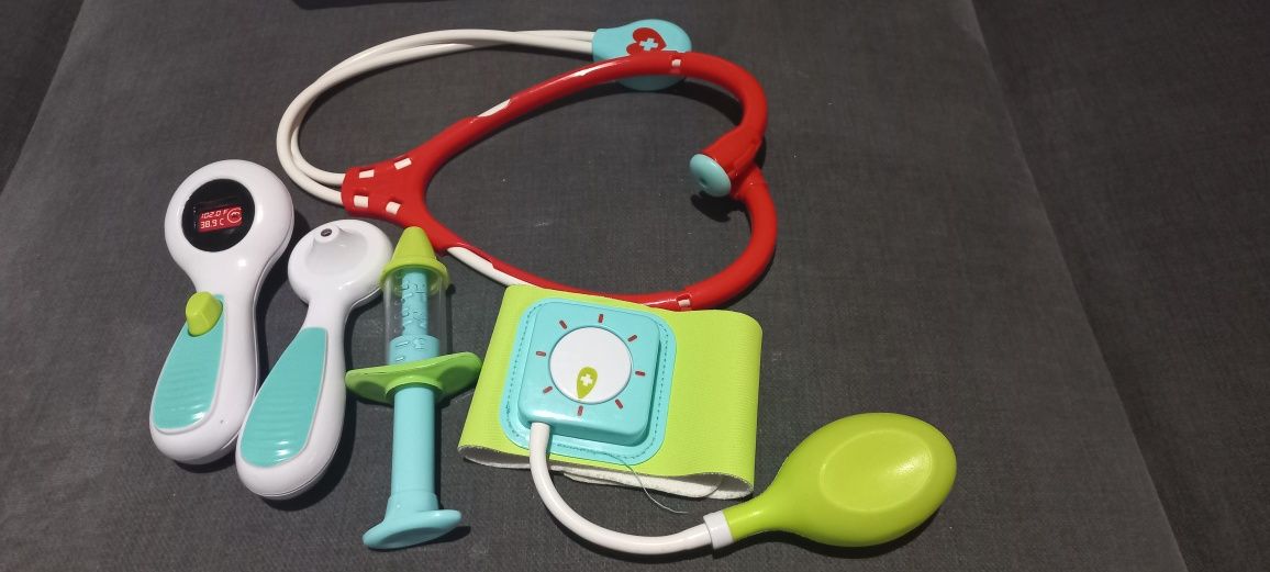 Fisher Price zestaw małego lekarza