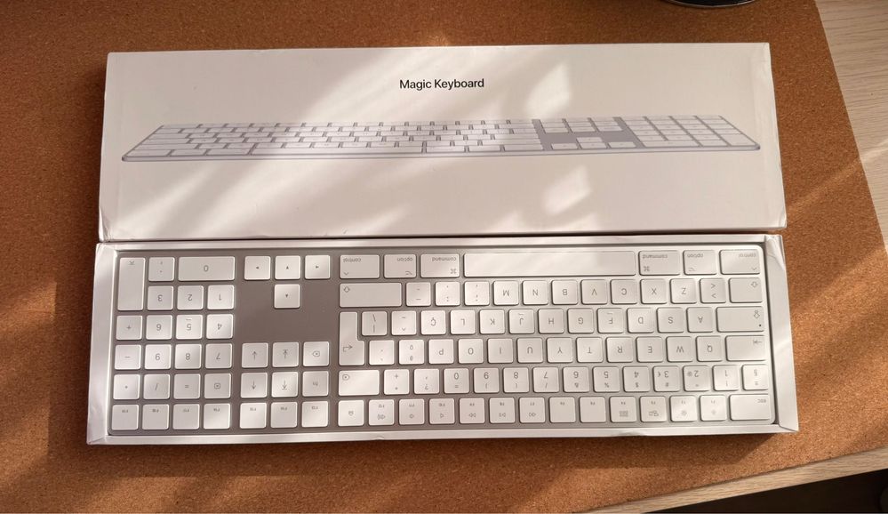 Appel Magic Keyboard with Numerico