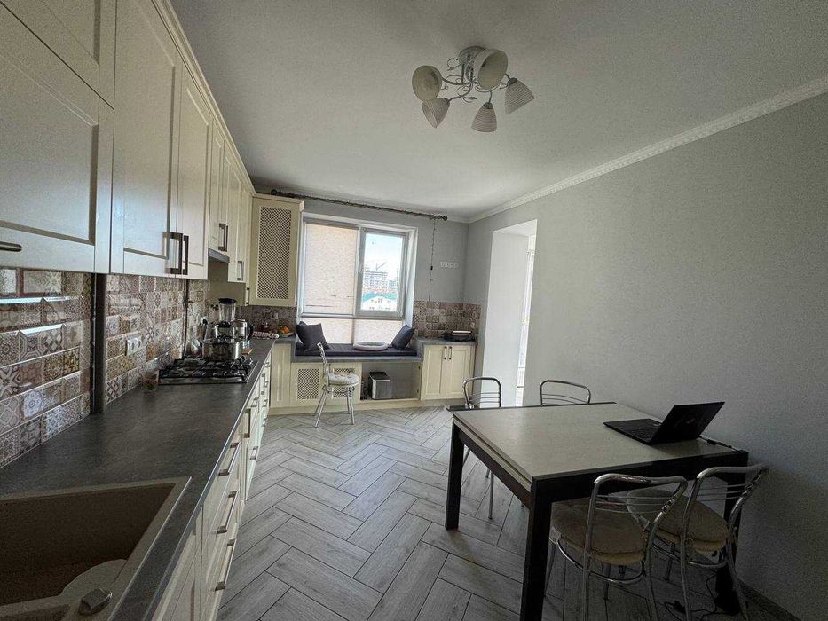 Продаж трьох кімнатної квартири