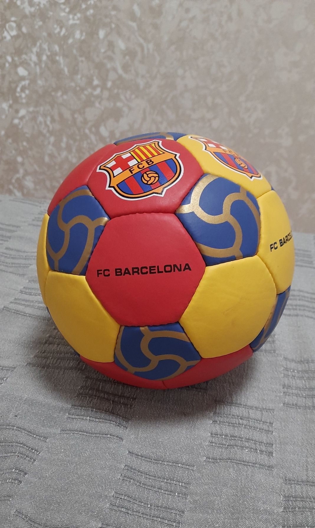 Продам новый футбольный мяч