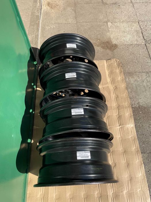 Komplet oryginalnych felg stalowych NISSAN 16"  5X114,3  ET40  6,5J