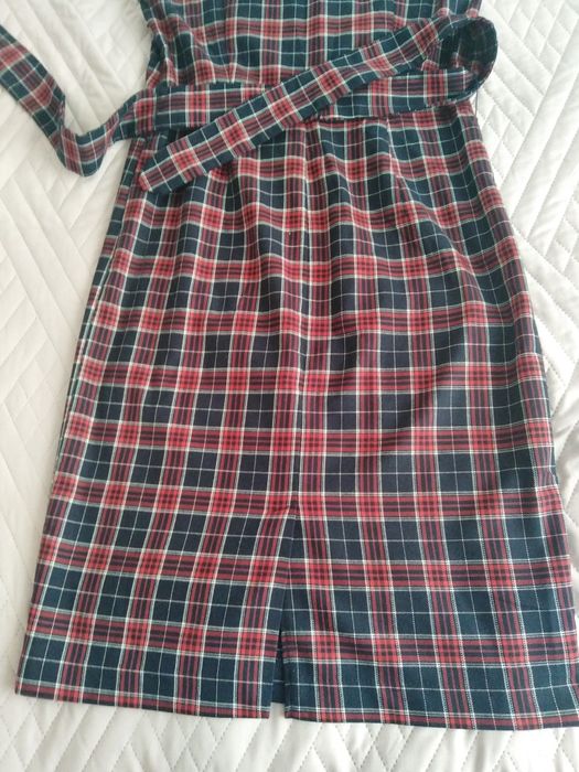 Sukienka w kratkę z paskiem MOHITO 38