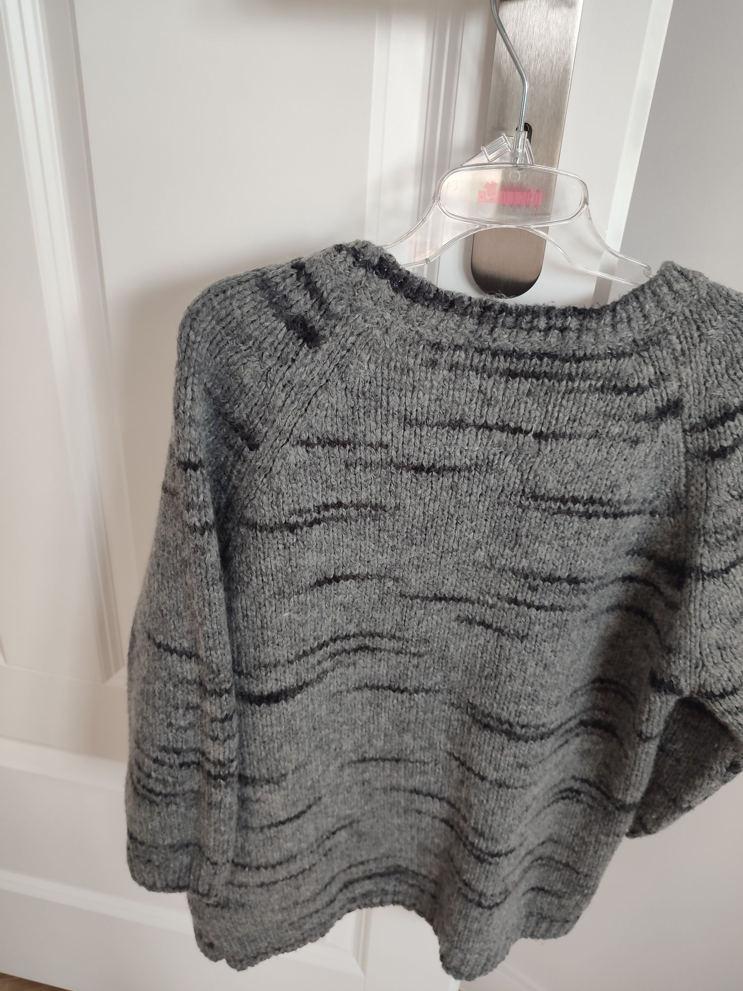 Sweter damski z wełną, r. S/36. Szary sweter