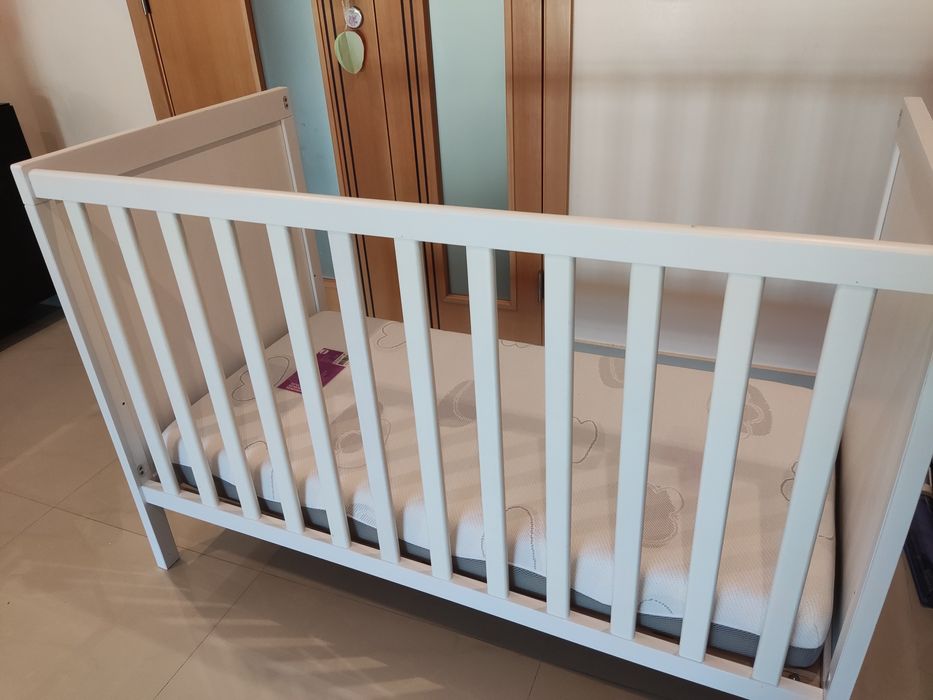Berço bebé Ikea em bom estado