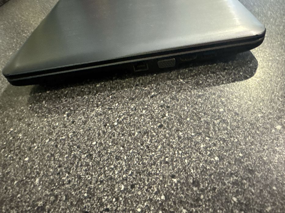 Продам ноутбук срочно все добре з ним9000