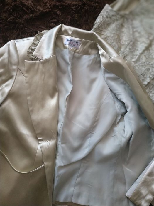 Жіночий костюм: сукня+піджак