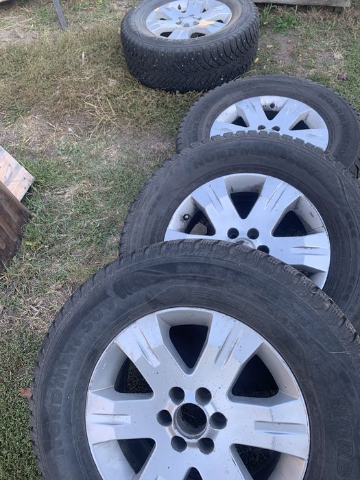 Оригіальні диски нісан патфайндер з зимовою гумою.