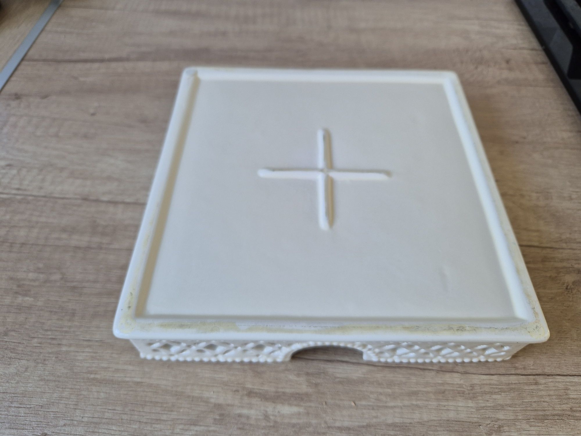 Ceramiczny pojemnik na serwetki