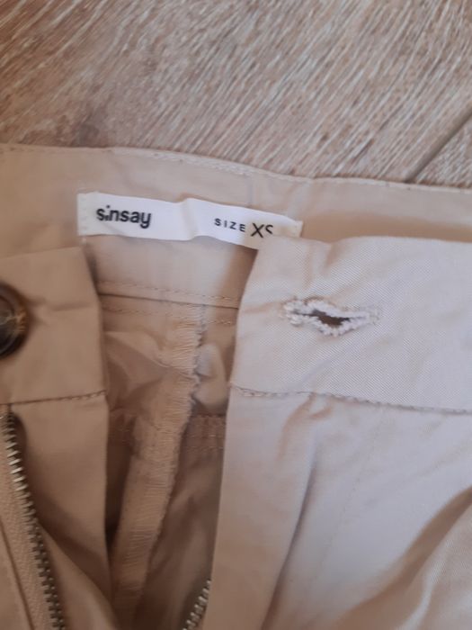 Spodnie bojówki 15 zł.