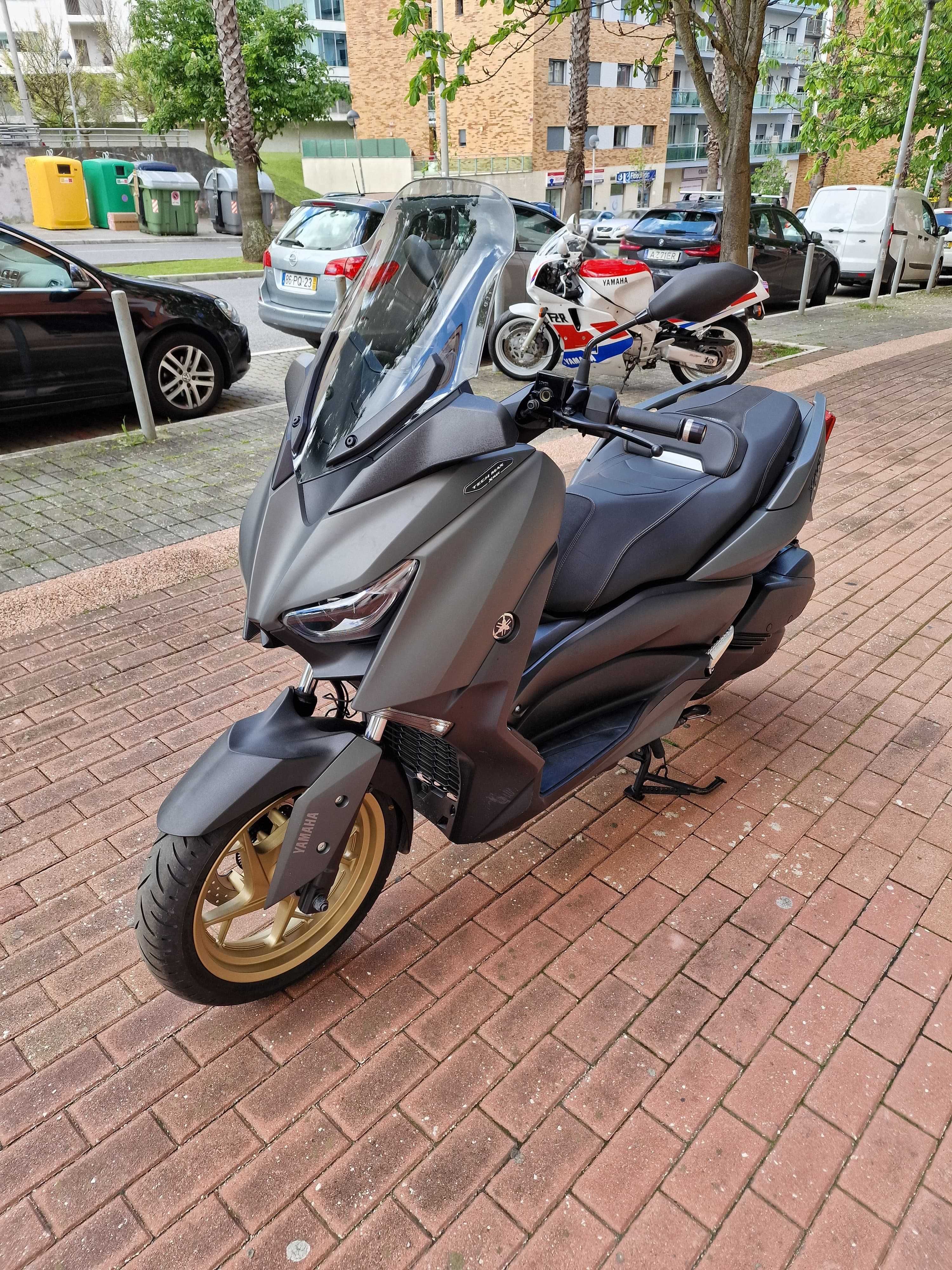 YAMAHA XMAX300 EM ESTADO NOVO
