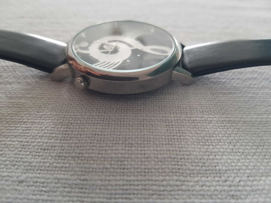 Zegarek nareczny przezroczysty klucz wiolinowy gadzet muzyczny meloman