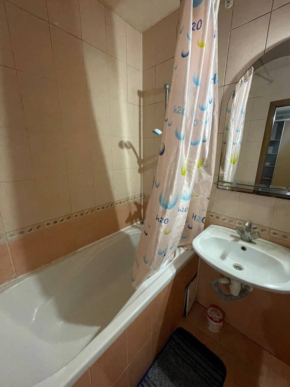 1к Виставка, Темп