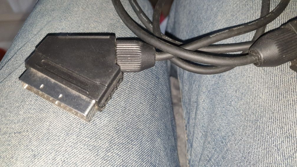 sprzedam kabel scart 1.50