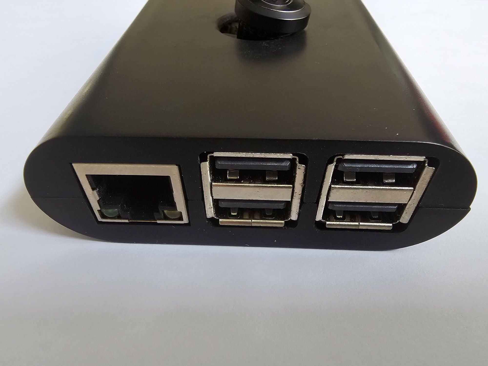 Raspberry Pi 3 Model B+.