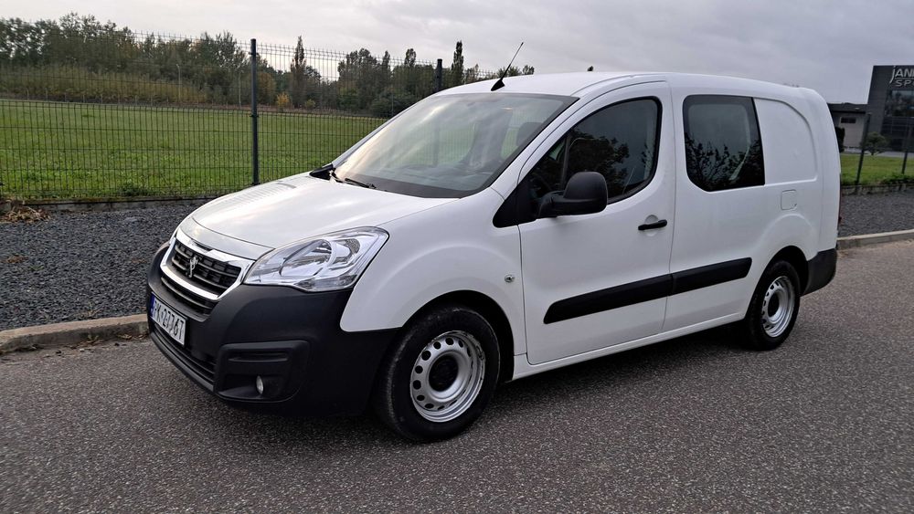 Peugeot Partner Long 1.6HDi 2017r Klima Hak Czujniki Ekran Dotykowy