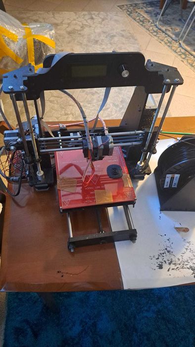 Impressora 3D a funcionar e calibrada