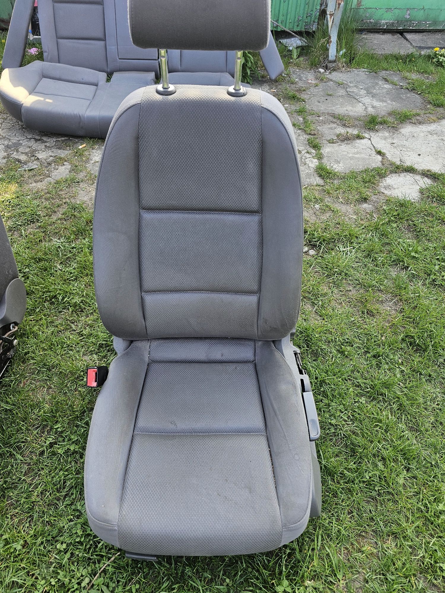 Fotele Audi a4 b6 b7 z boczkami podgrzewane ładne