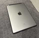 iPad 9. generacji 64 GB Wi-Fi + etui