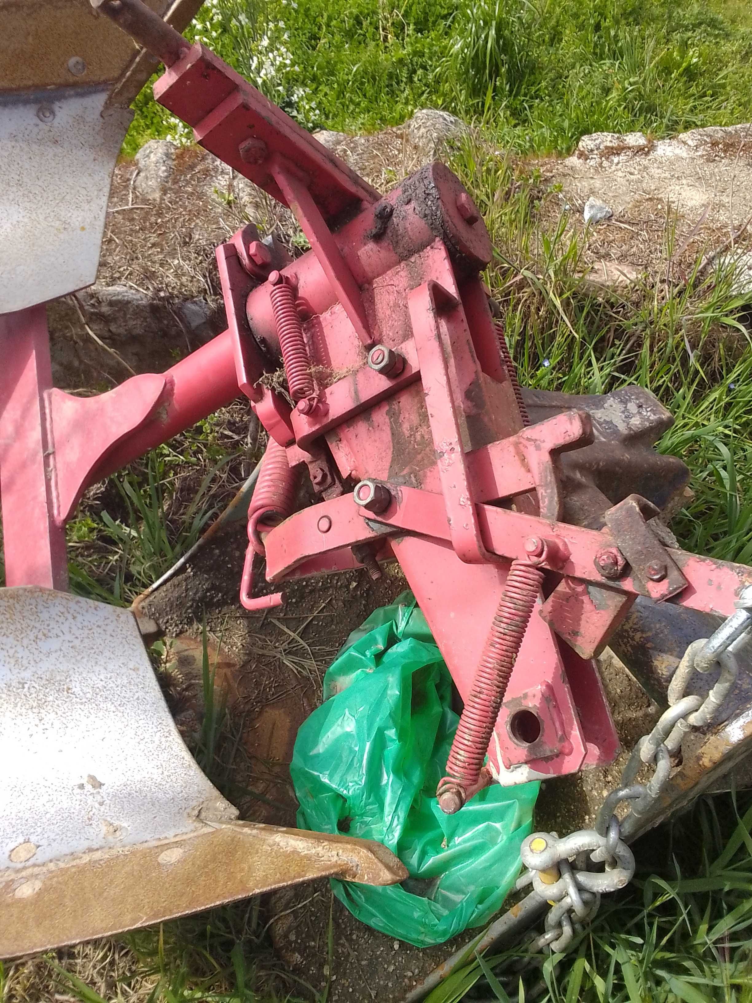 Vende se charrua com 1 H de trabalho