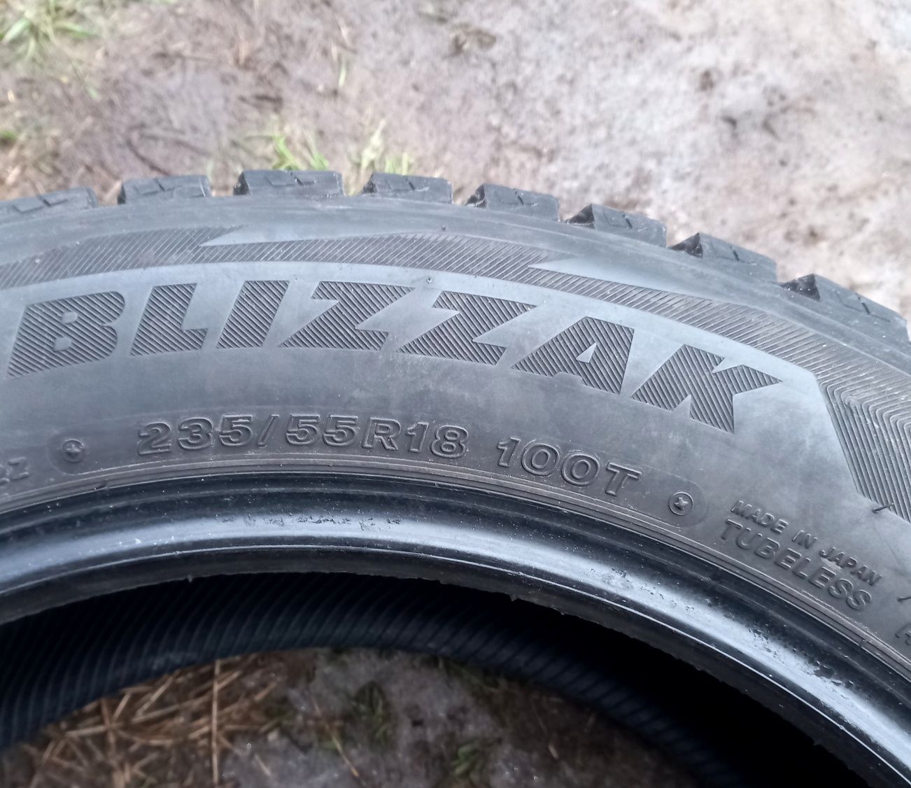 Шини зимові R18 Bridgestone Blizzak DM-V2 235/55/18 вир Японія