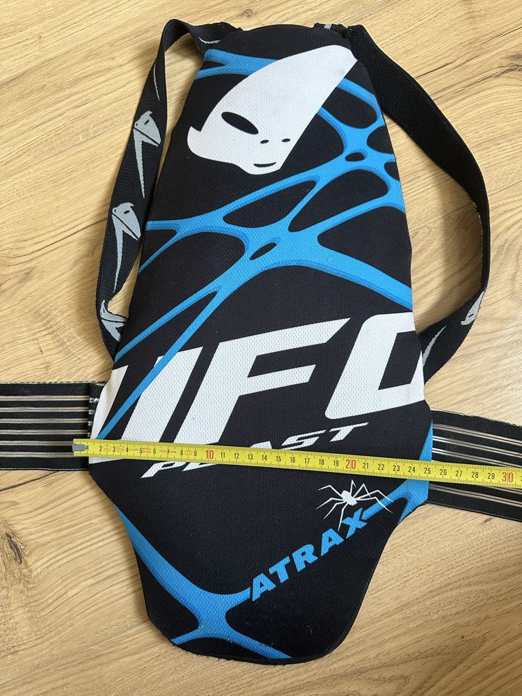 Продам защиту UFO plast, на спину для катания на вело- мото и т. д.