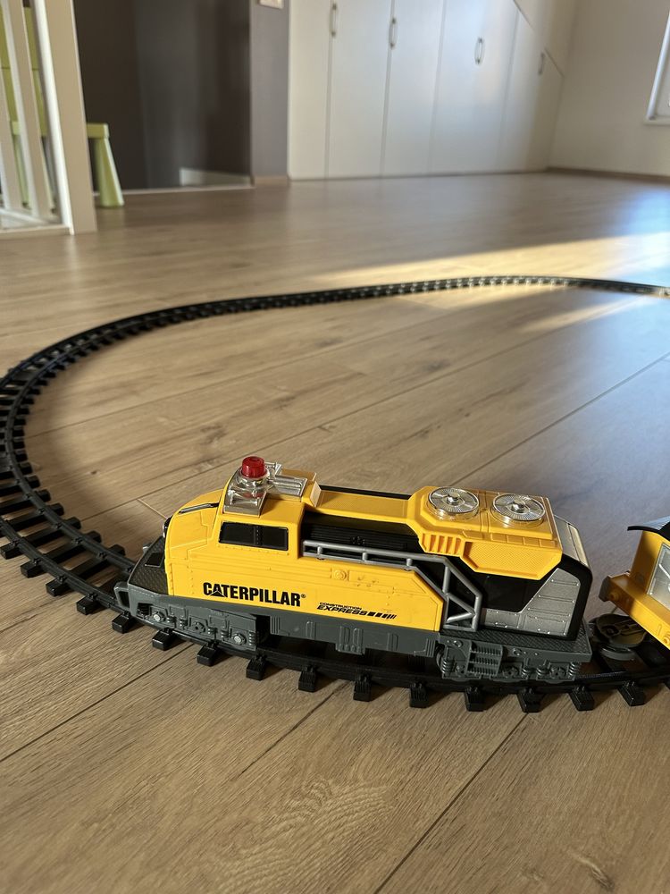 Поїзд -  Моторизована залізниця CATERPILLER Train Set Equipment