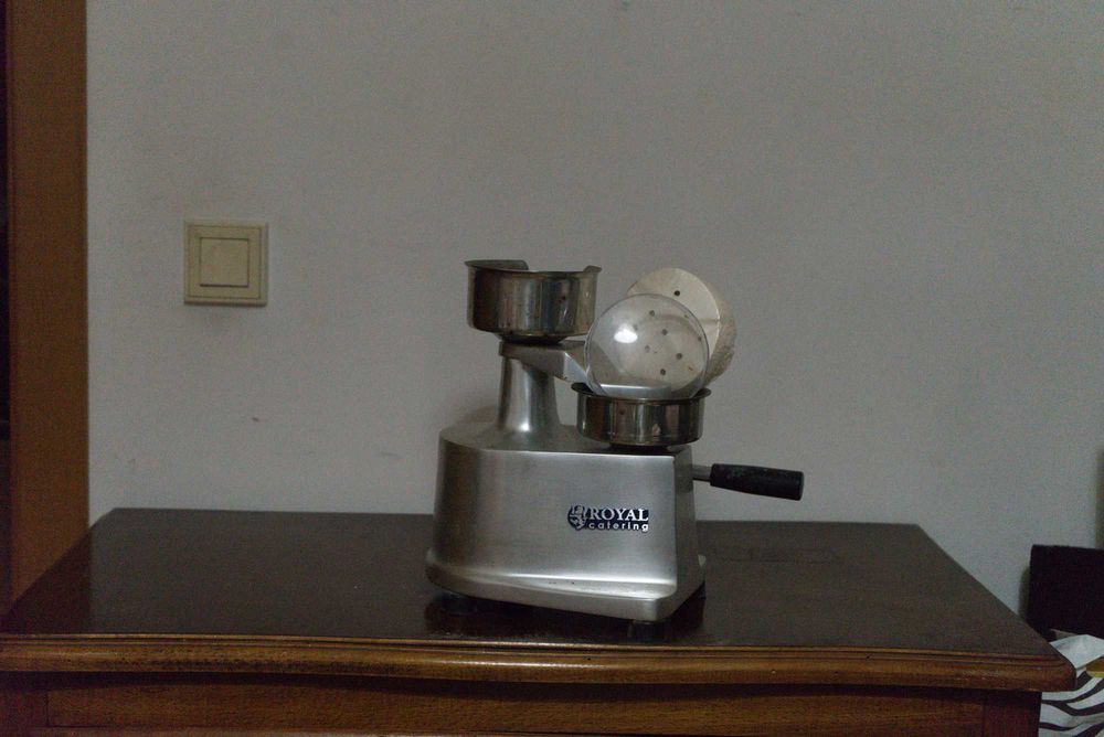Máquina de hambúrgueres Royal Catering RCHM-100 – Inox, quase nova