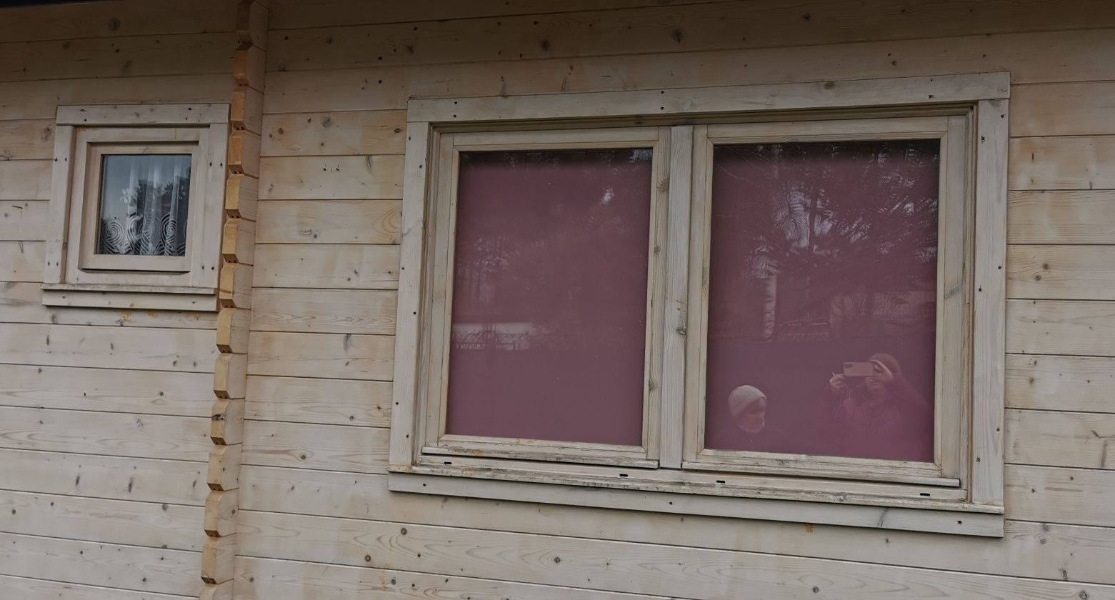 Okna drewniane z całego domku