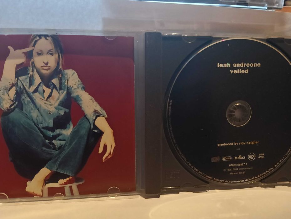 cd Leah Andreone (Veiled)
