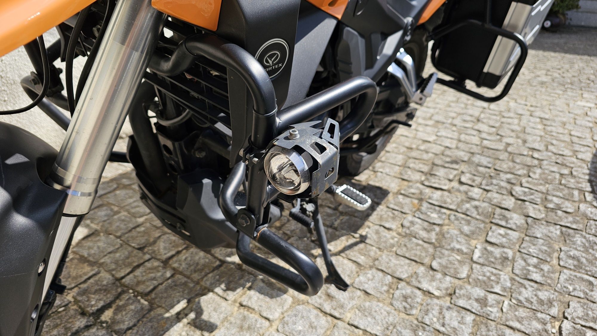 Moto Vortex RX1 2020 • 9.000 km • Laranja • Extras
