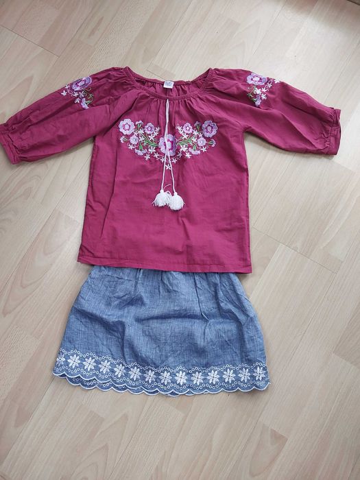 Dres dla dziewczynki 122-128