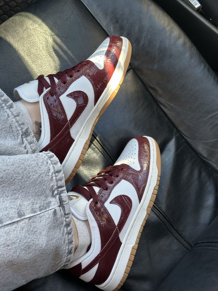 Nike Dunk Low Bordo Кросівки Жіночі Найк Дану Боргуні Dunk Бордо