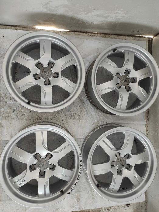 437 Felgi aluminiowe ORYGINAŁ AUDI R 17 5x112 otwór 66,6 ET 28 B Ładne