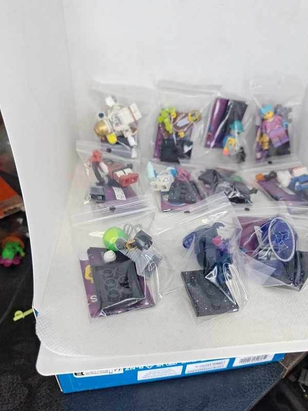 Kompletna seria 26 minifigurek lego seria kosmiczna