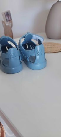 Sandalias de bebe marca IGOR