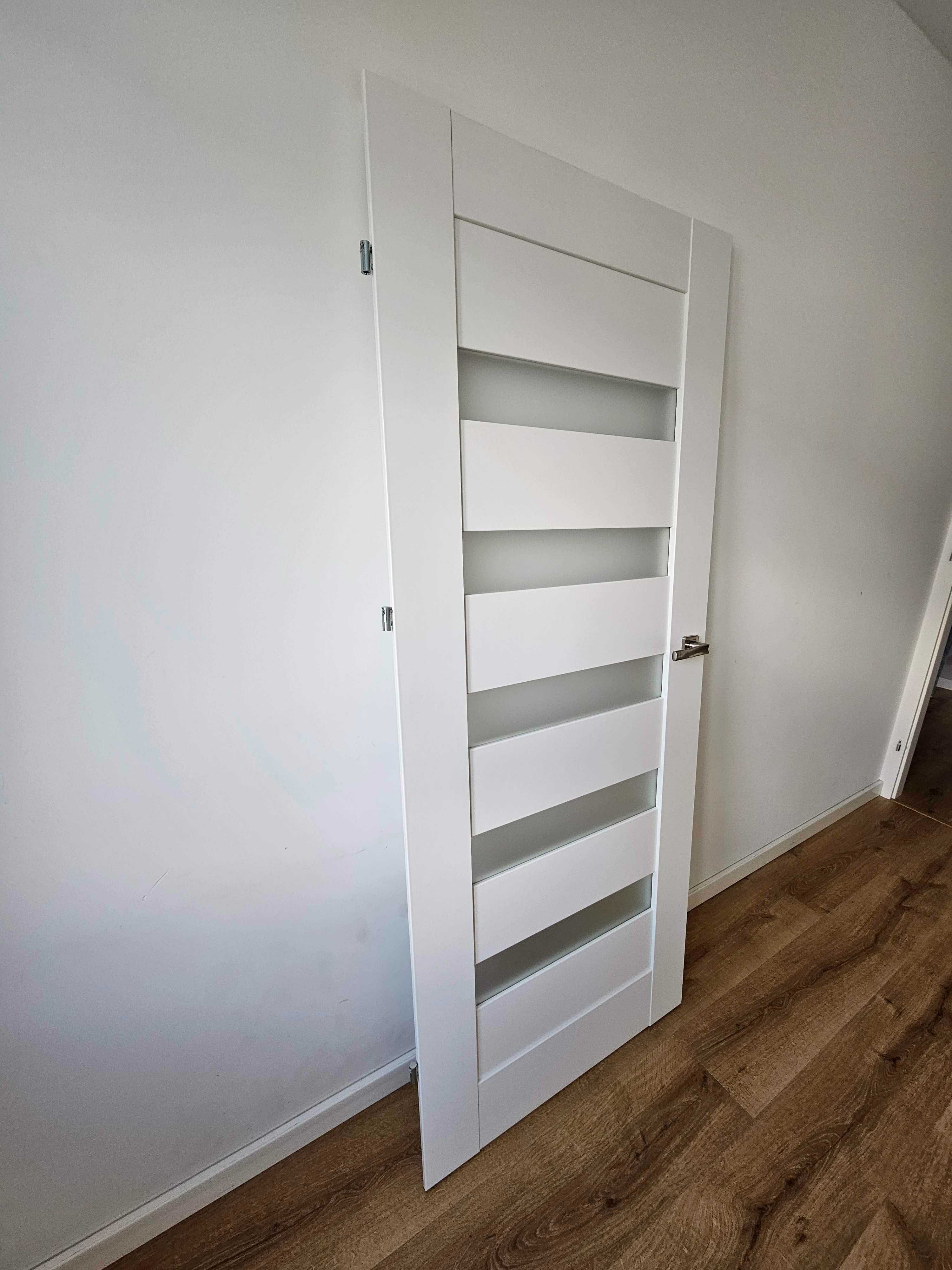 drzwi białe wew. EKADO + ościeżnica / futryną - na otwór 90 cm