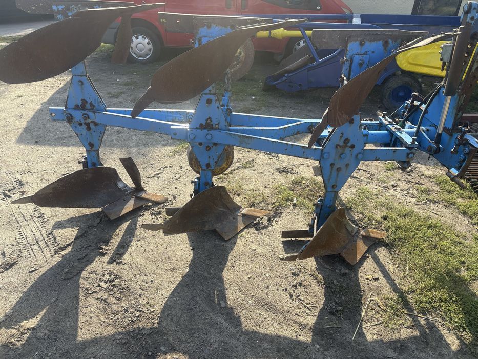 Pług obrotowy 3 skibowy