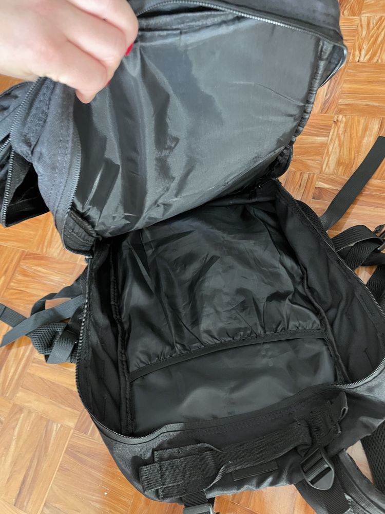 Mochila desportiva estilo militar