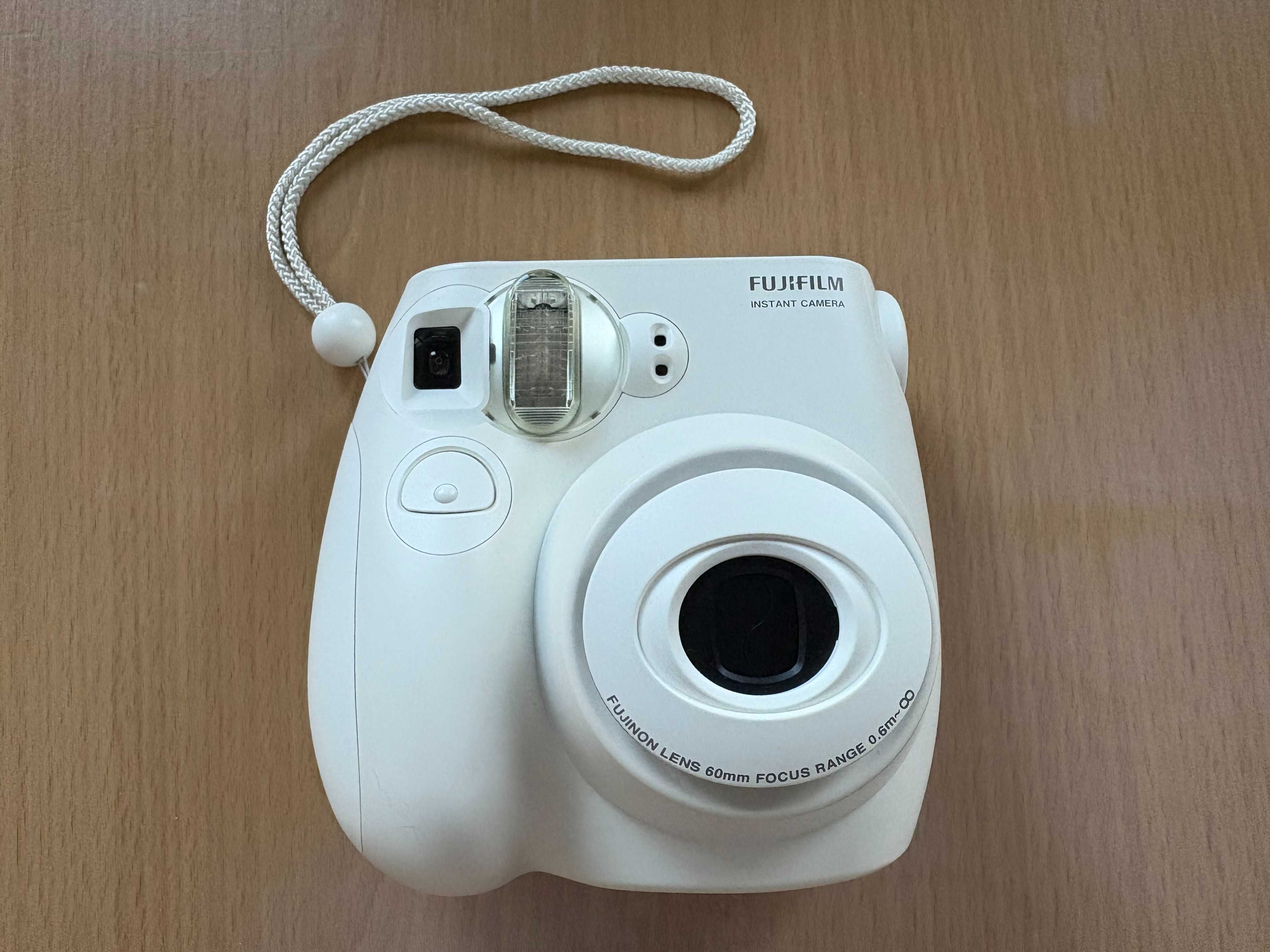 Instax Mini 7s – biały aparat natychmiastowy Fujifilm