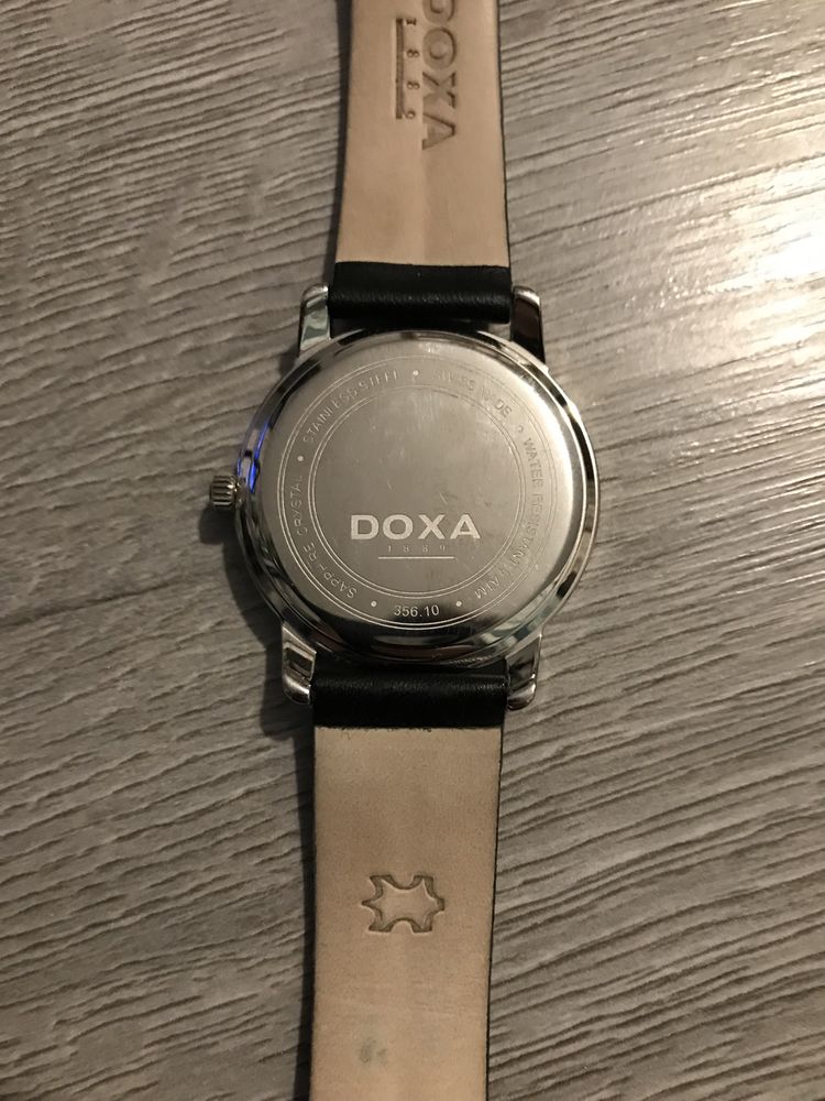 Zegarek Doxa Classic Sapphire - męski