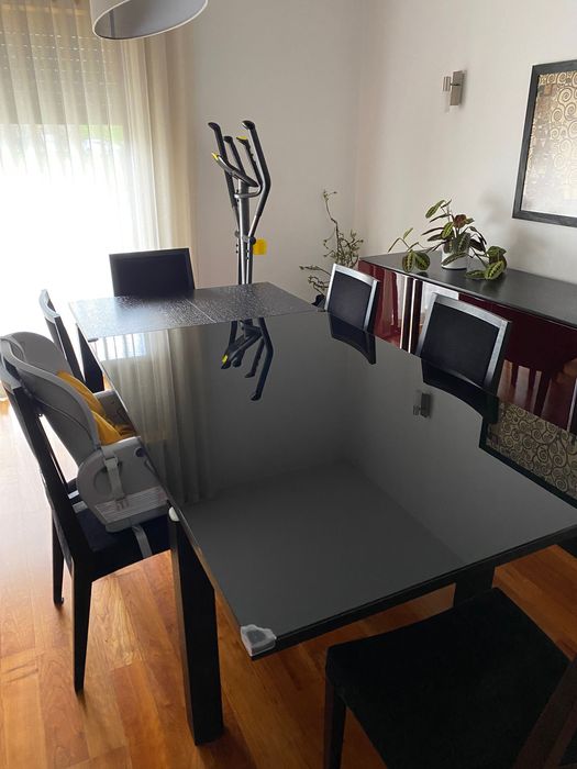 Mesa de sala de jantar (wengue)