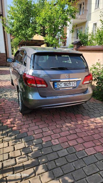 продам автомобіль MB 250e (електро)
