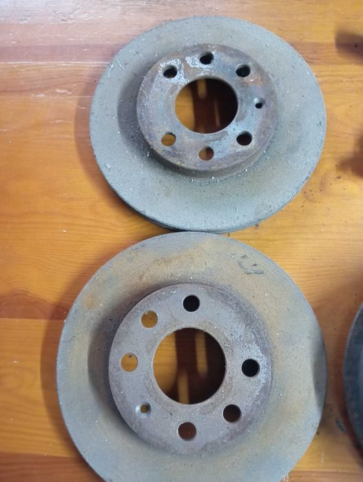 Sprzedam tarcze i klocki hamulcowe