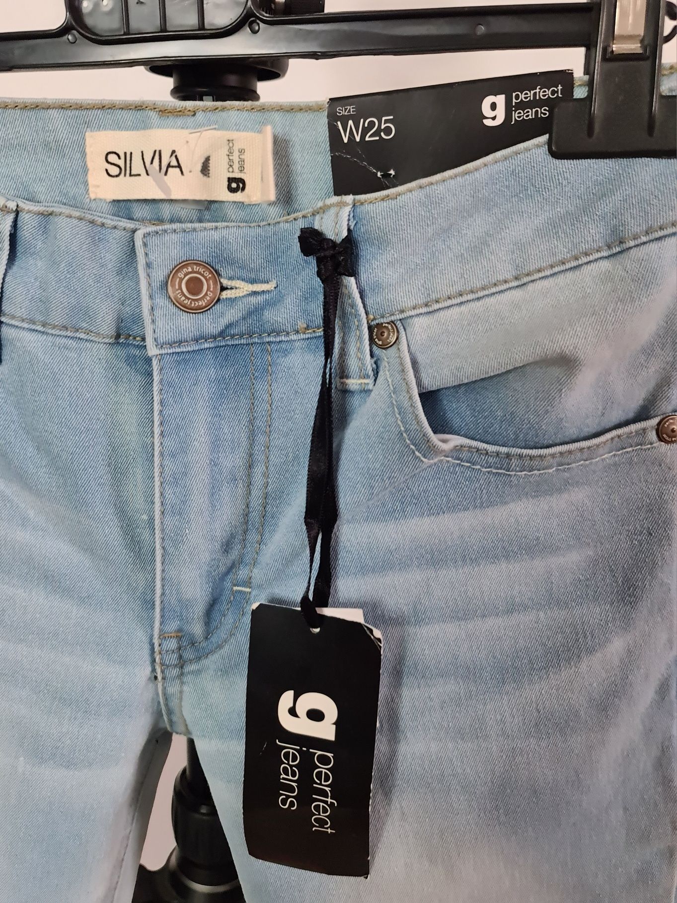 Gina Tricot jeansy jasne Silvia skinny r 25 / XS