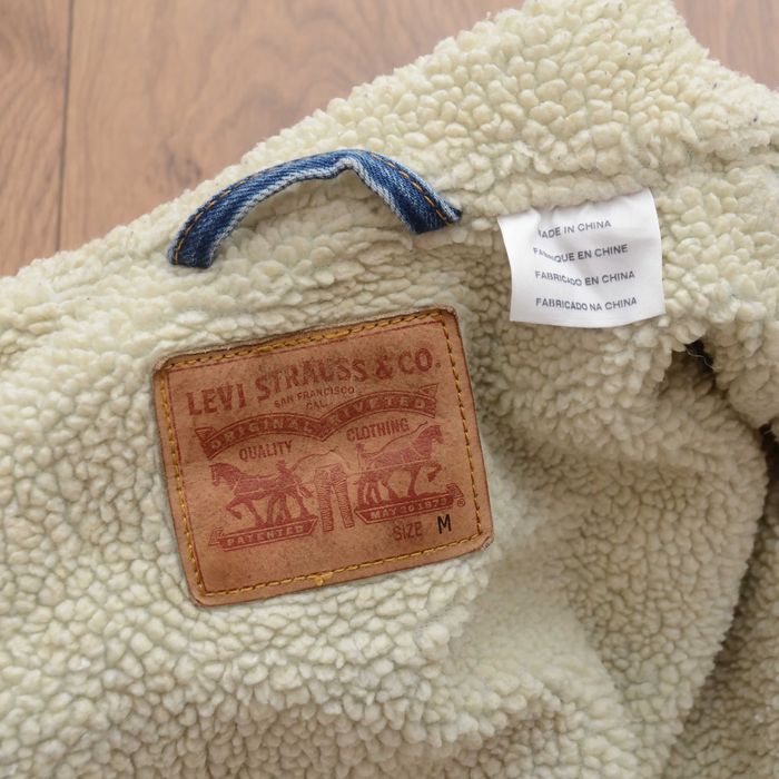 Вінтажна джинсова куртка levi’s sherpa trucker чоловіча m синя шерпа