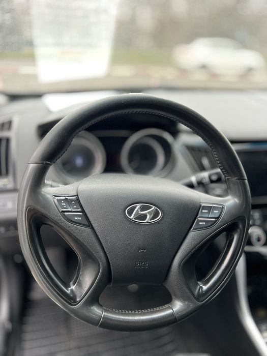 hyundai  sonata 2010 2.4 газ/бенз