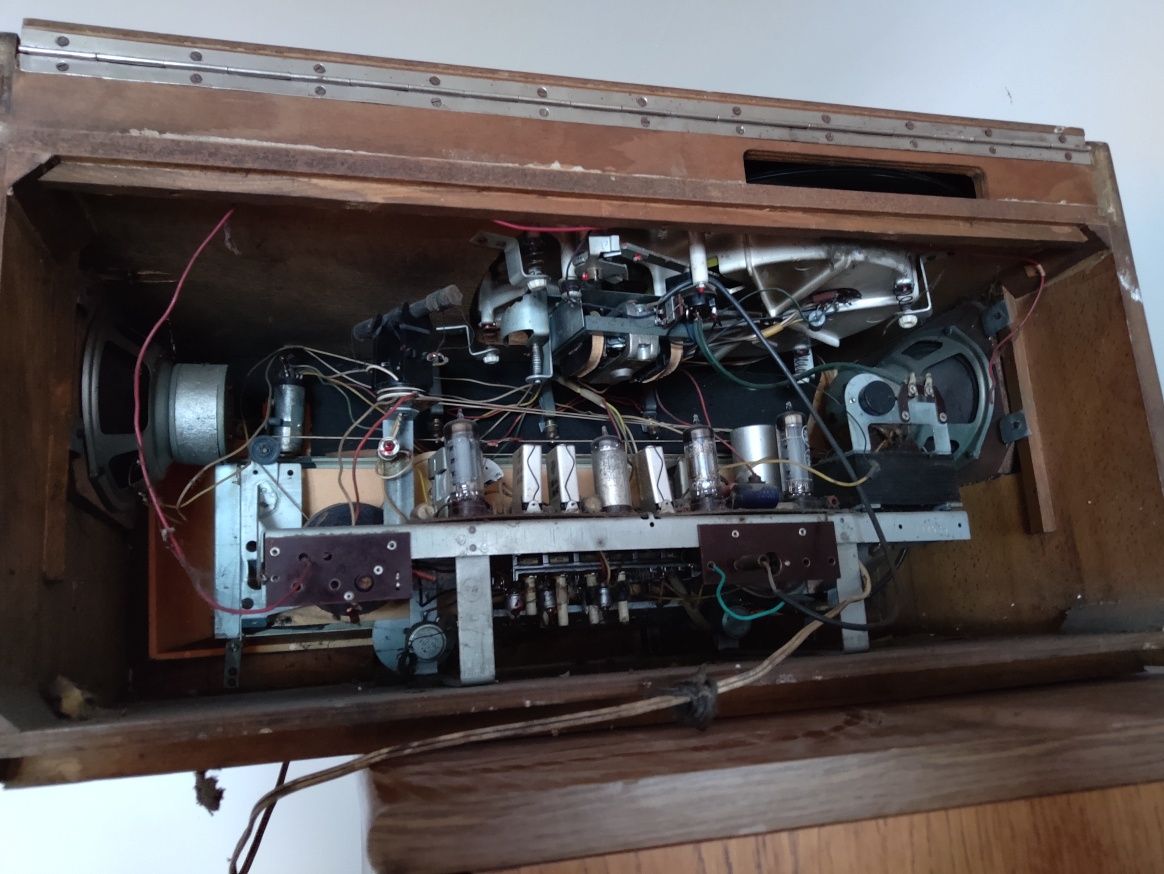Radio aida z gramofonem