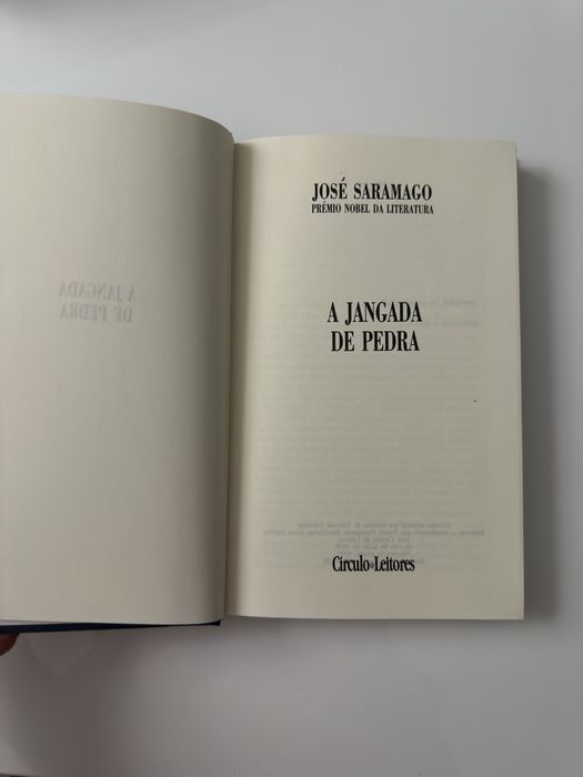Livro” Jangada de Pedra” José Saramago